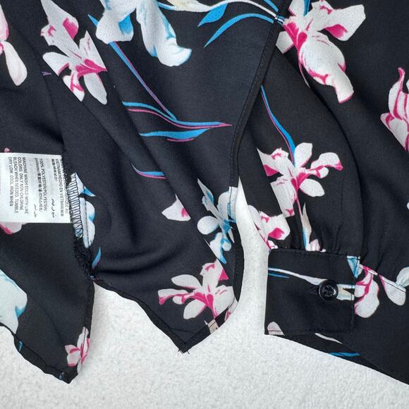 Floral Modest Blouse - Picture 8 of 9